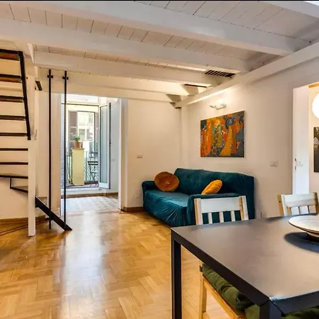 Colosseo House *